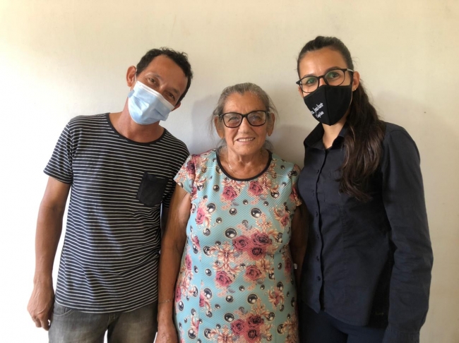 Novo Paraiso entrega de próteses dentárias do Programa Brasil Sorridente